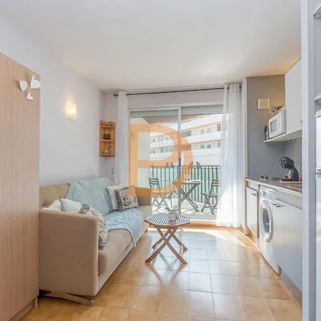 Comfortable Studio For 2 With Terrace Near Appartement Empuriabrava